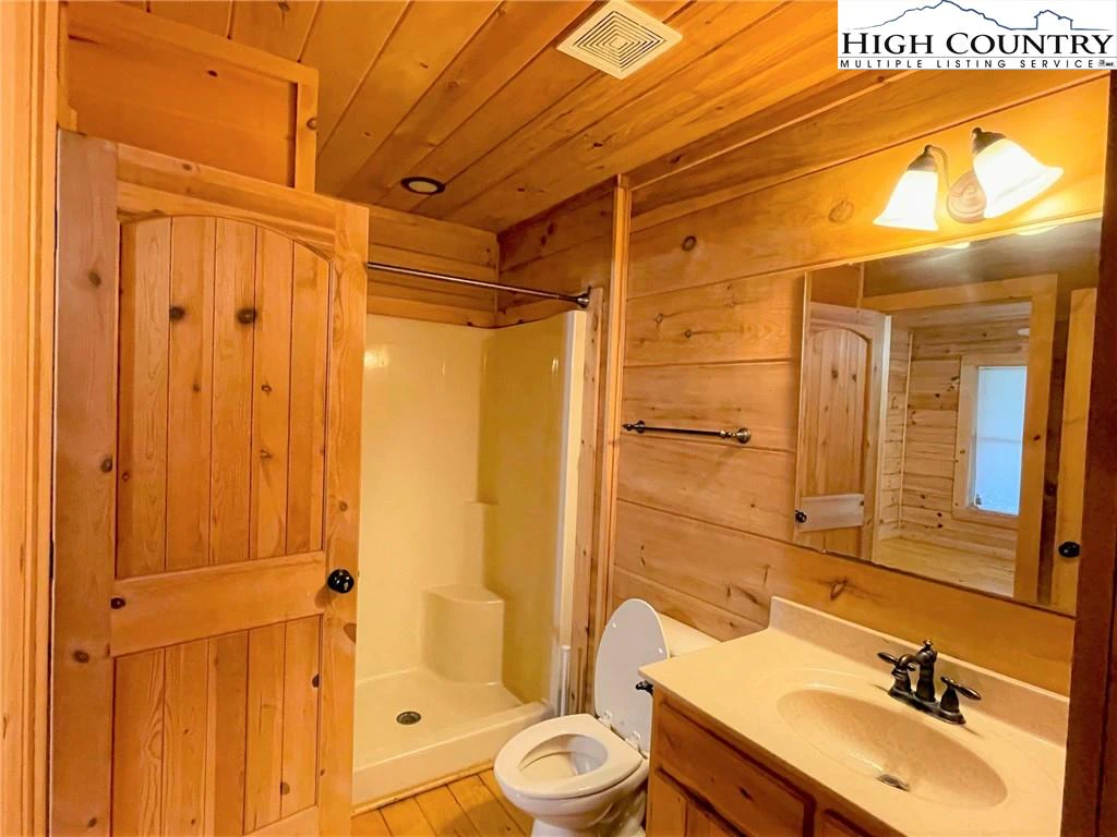 Image number 2 for the current listing