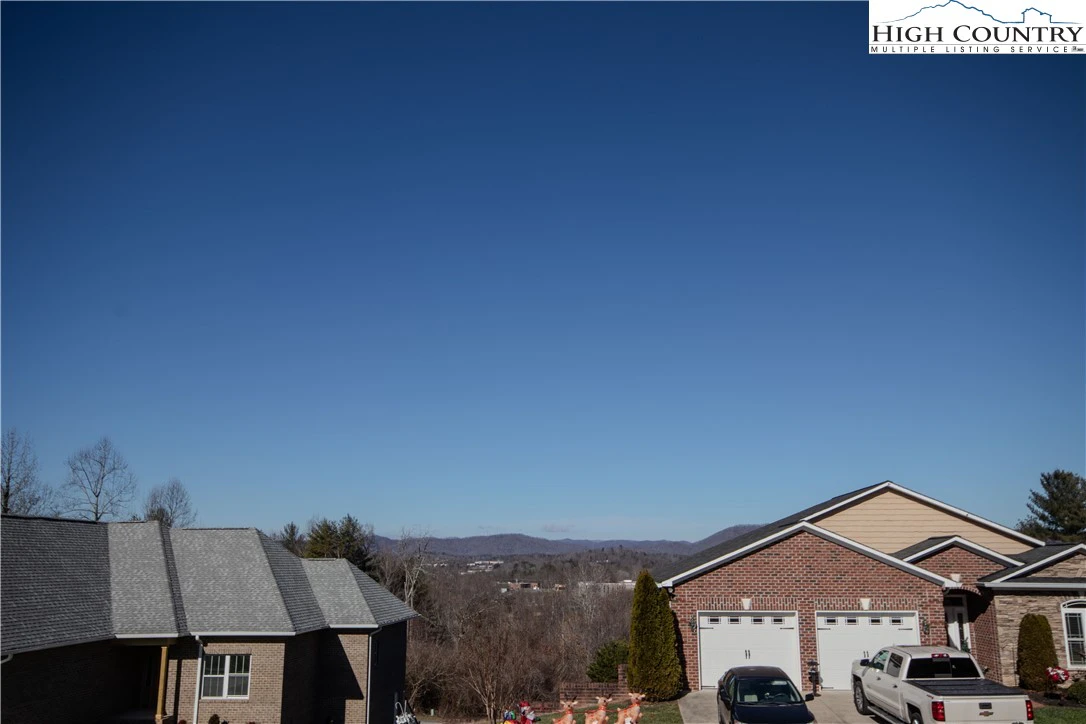 Image number 4 for the current listing