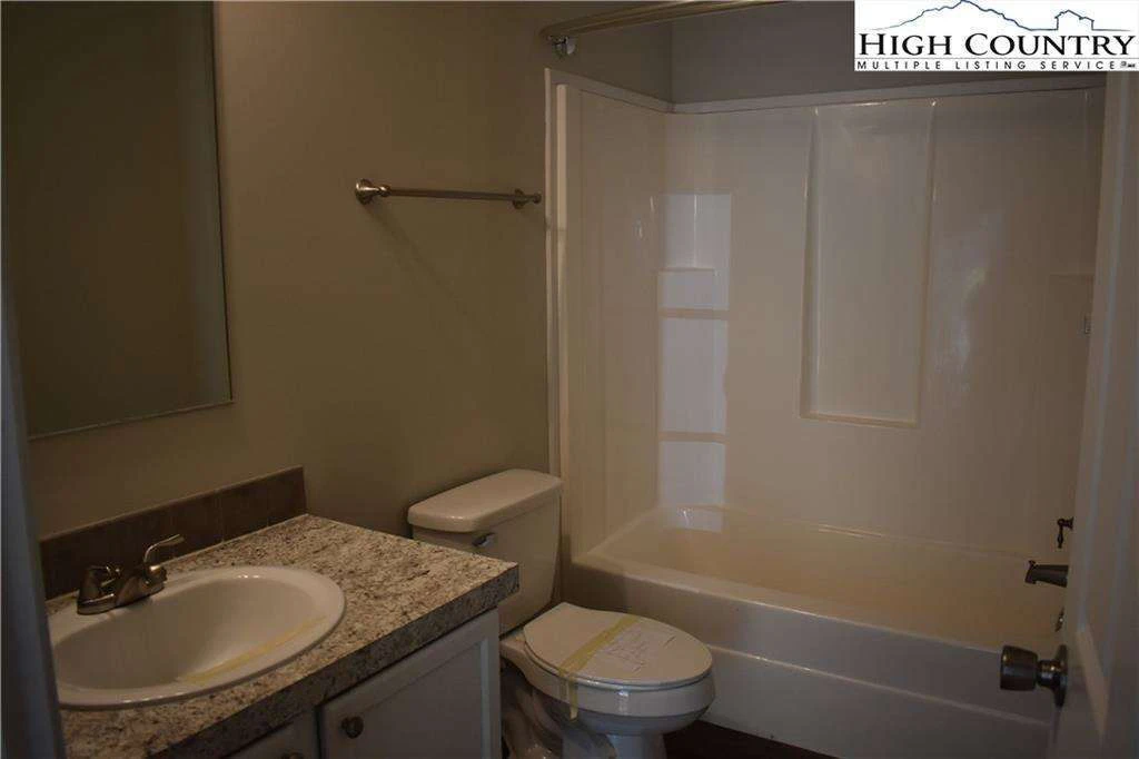 Image number 15 for the current listing