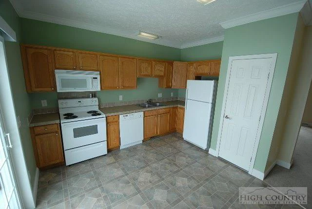 Image number 5 for the current listing
