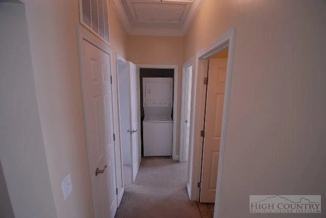 Image number 9 for the current listing