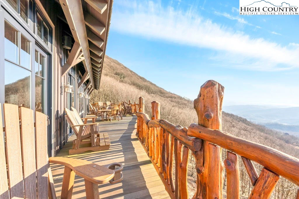 Image number 11 for the current listing