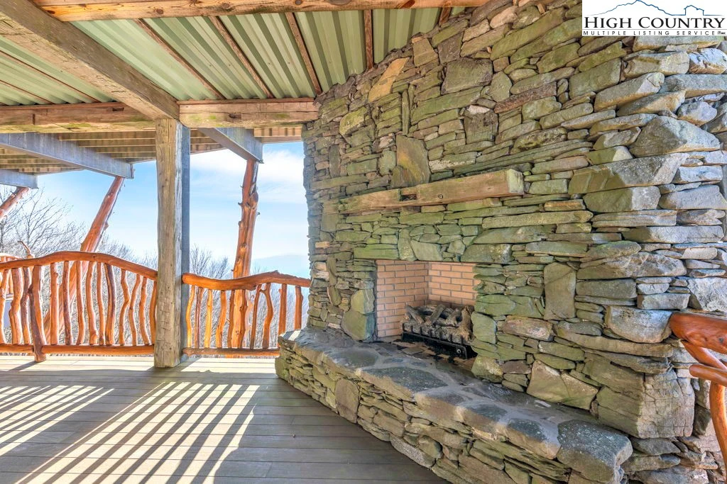 Image number 6 for the current listing
