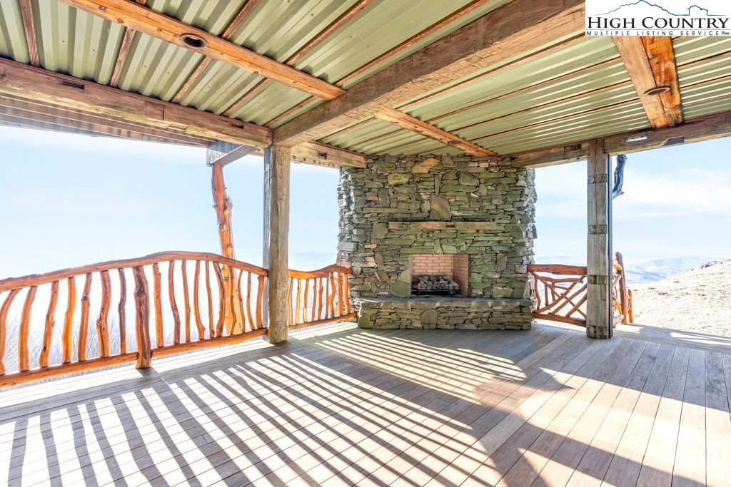 Image number 7 for the current listing