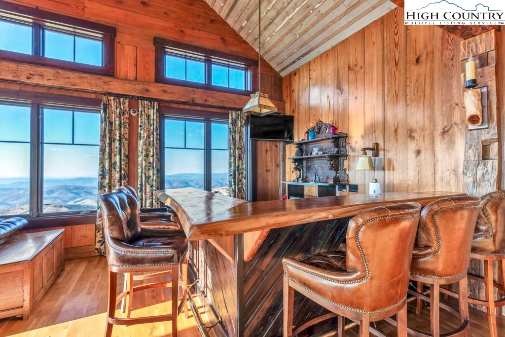 Image number 18 for the current listing