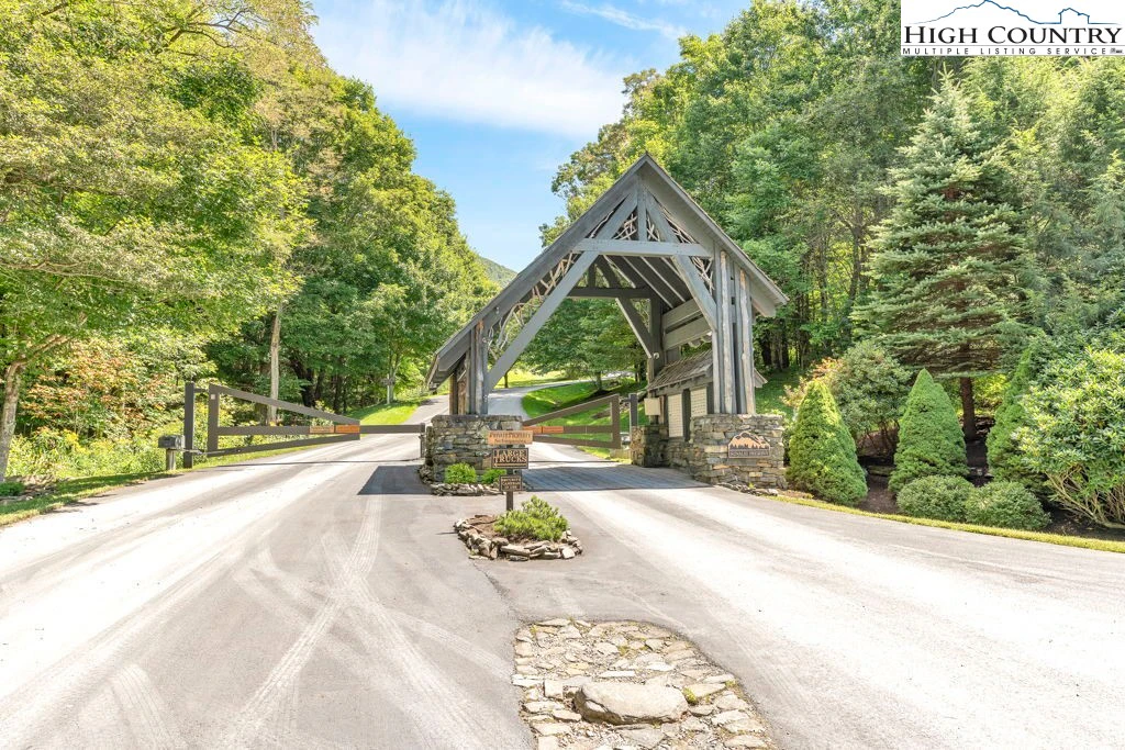 Image number 20 for the current listing
