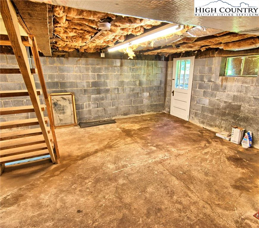 Image number 7 for the current listing