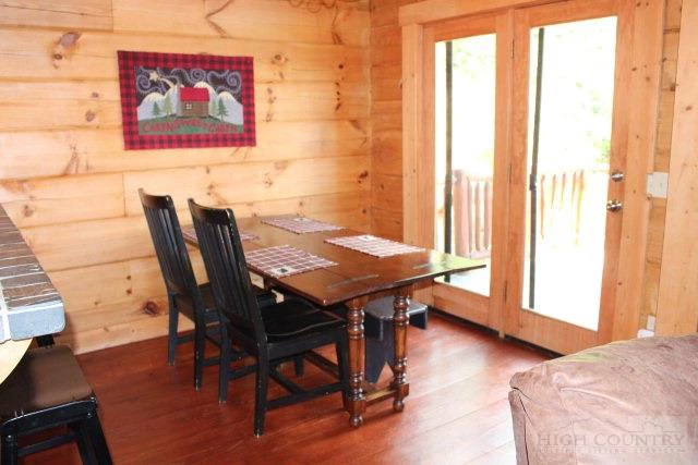 Image number 6 for the current listing