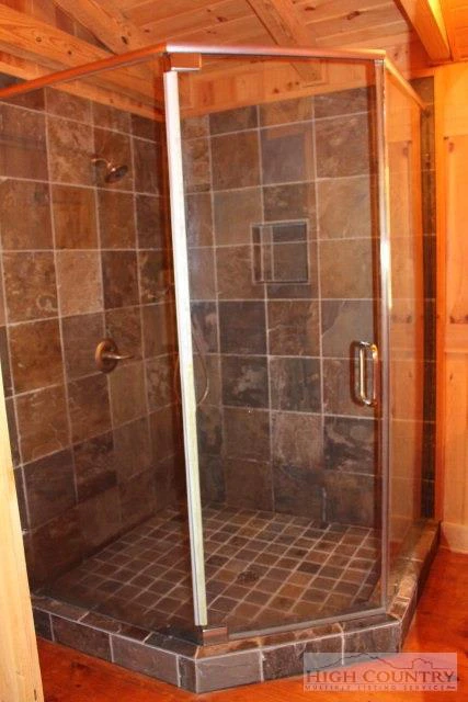 Image number 3 for the current listing