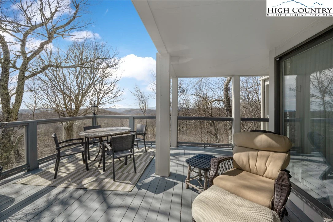 Image number 9 for the current listing