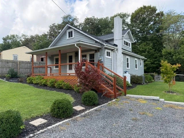 Image number 3 for the current listing