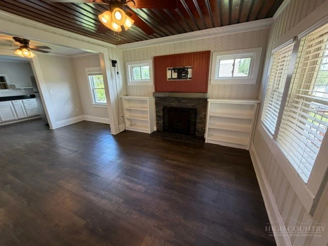 Image number 9 for the current listing