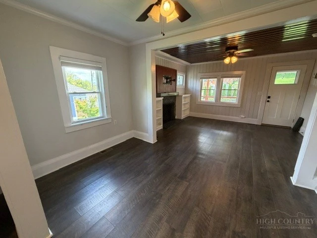 Image number 10 for the current listing
