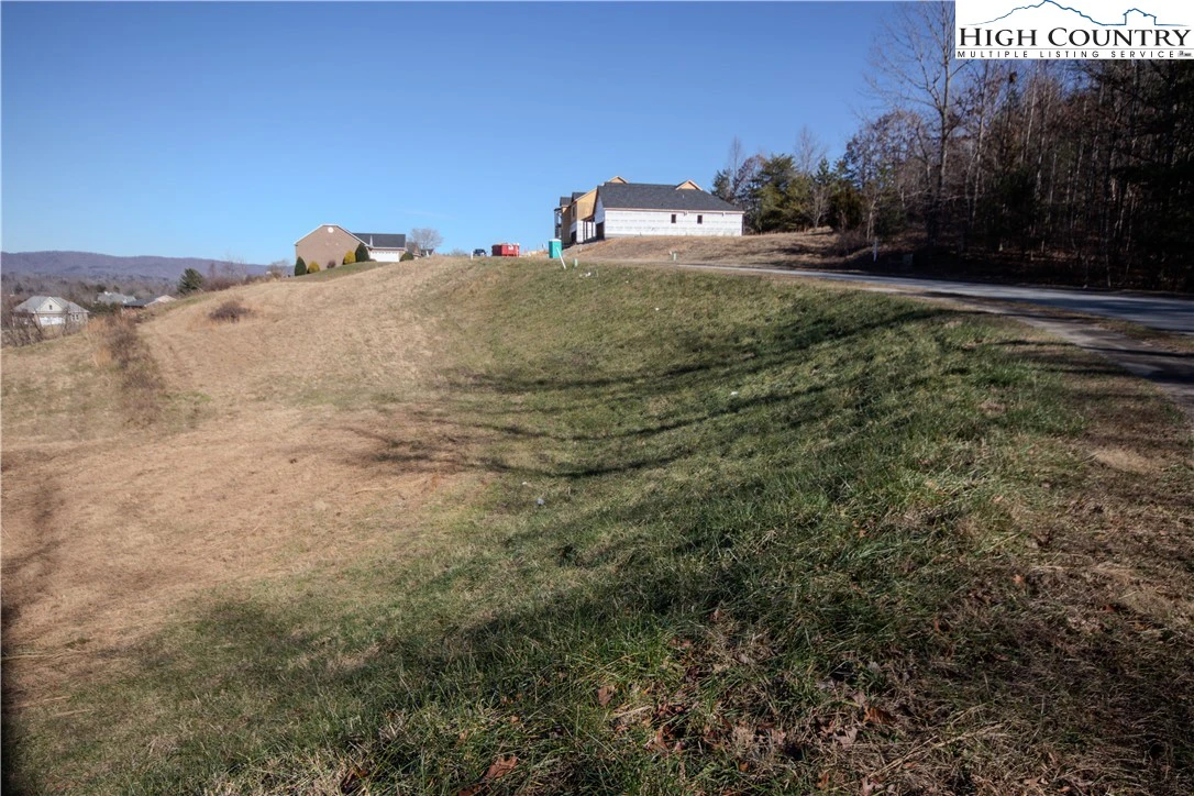 Image number 4 for the current listing