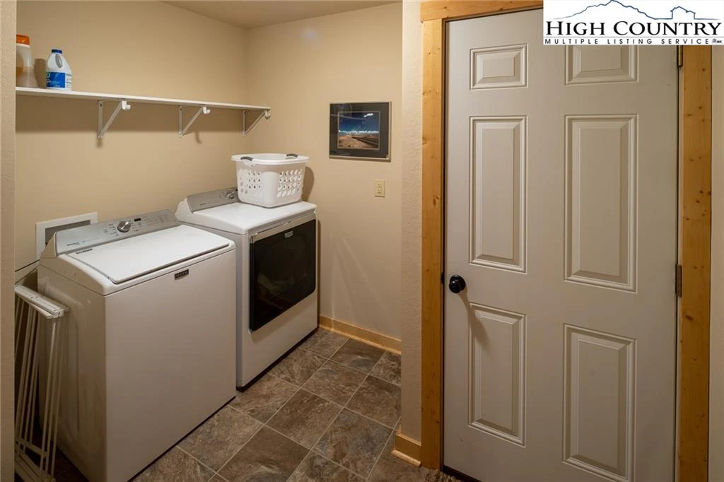 Image number 9 for the current listing