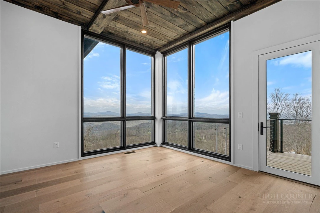 Image number 10 for the current listing