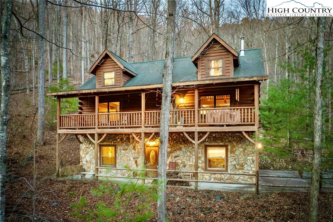 Image number 1 for the current listing