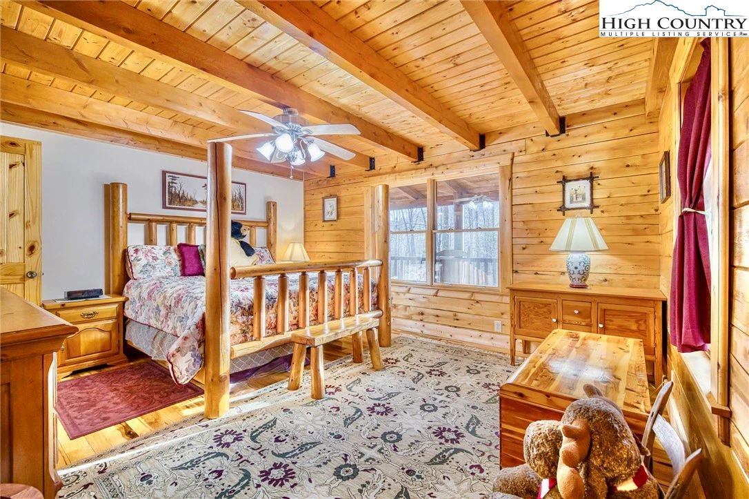 Image number 4 for the current listing