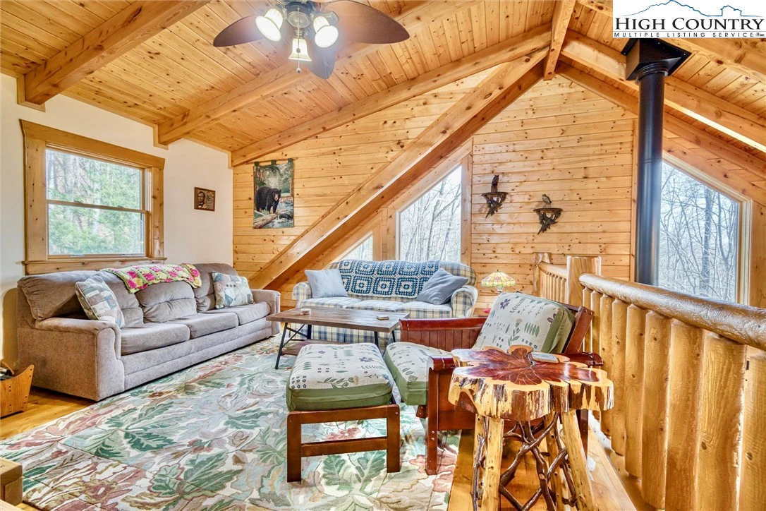 Image number 8 for the current listing