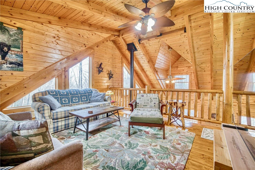 Image number 9 for the current listing