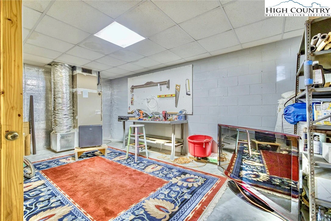 Image number 15 for the current listing