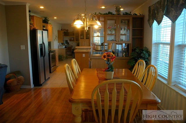 Image number 7 for the current listing