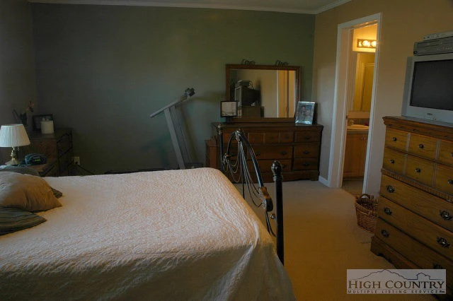 Image number 10 for the current listing
