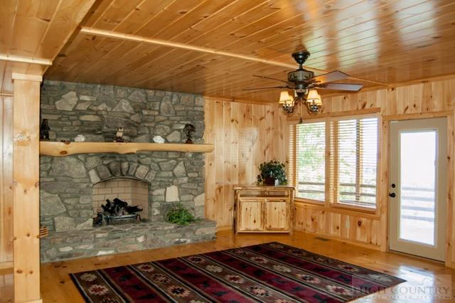 Image number 10 for the current listing