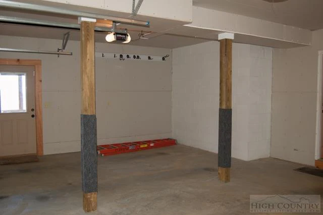 Image number 8 for the current listing