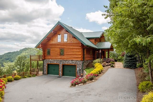 Image number 1 for the current listing