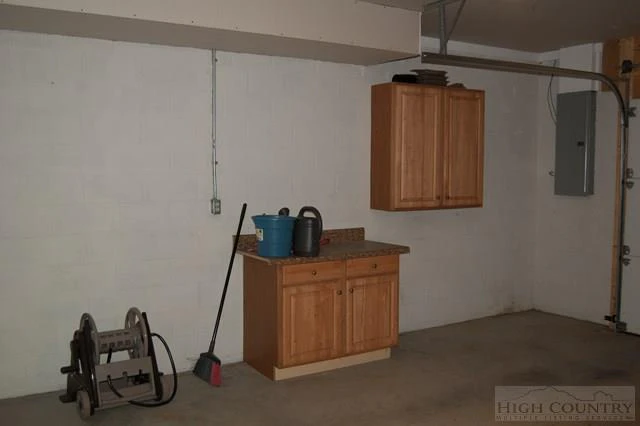 Image number 8 for the current listing
