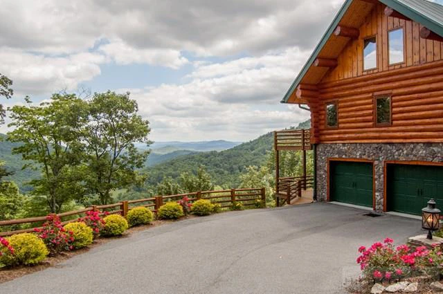 Image number 2 for the current listing