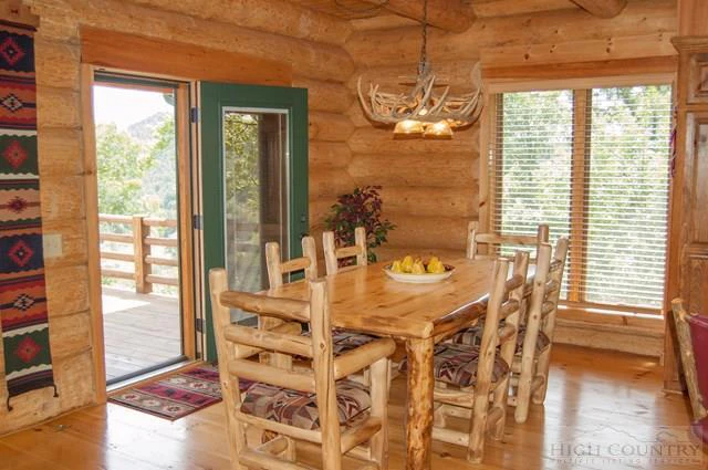 Image number 19 for the current listing