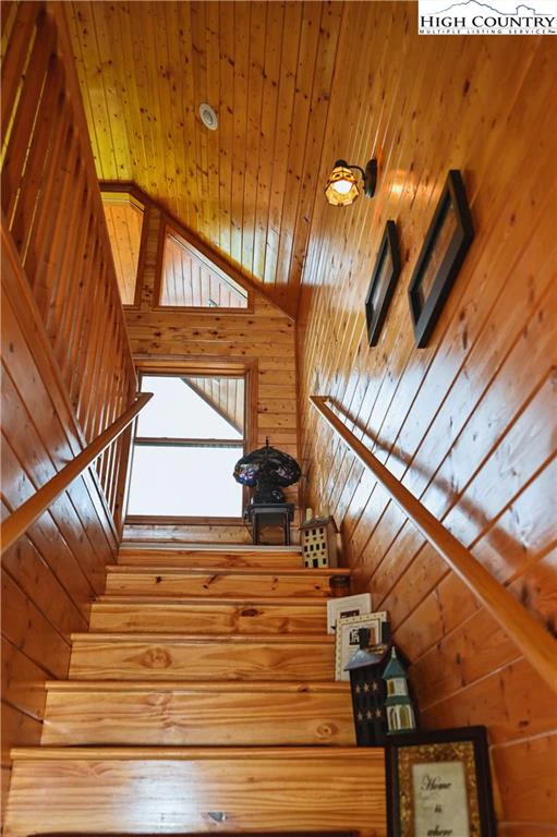 Image number 8 for the current listing