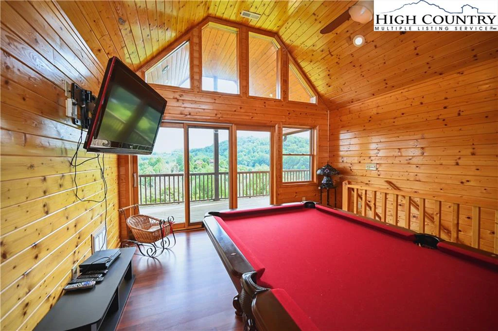 Image number 11 for the current listing