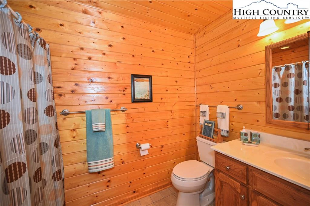 Image number 2 for the current listing