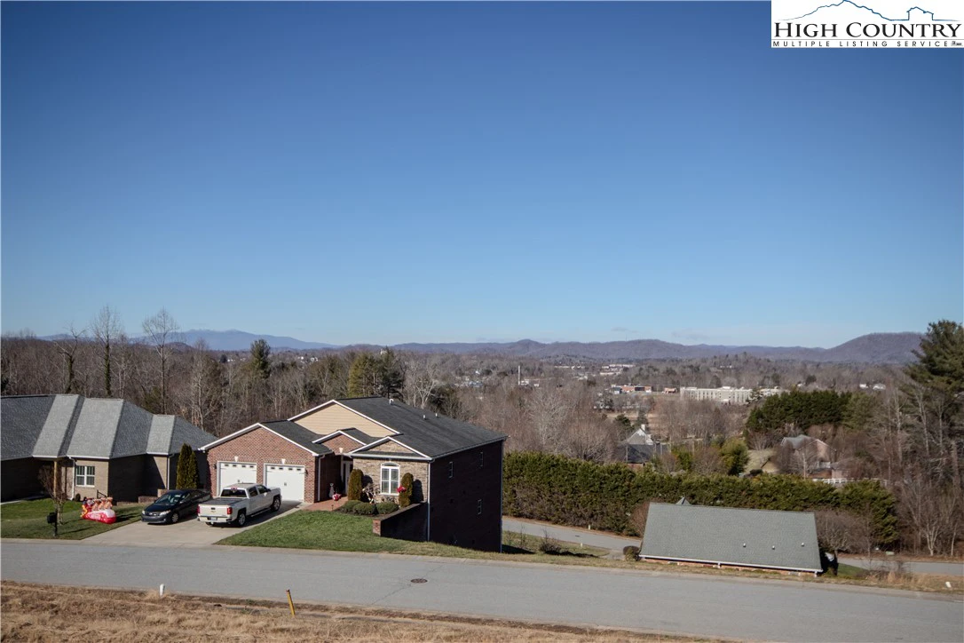 Image number 3 for the current listing