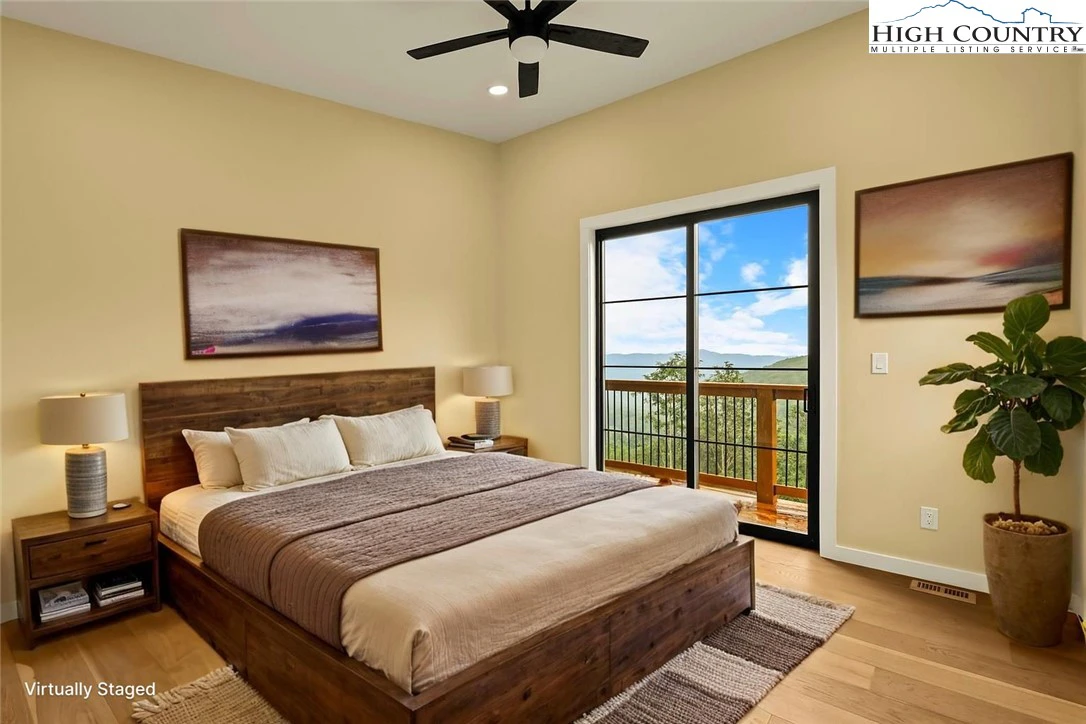 Image number 3 for the current listing