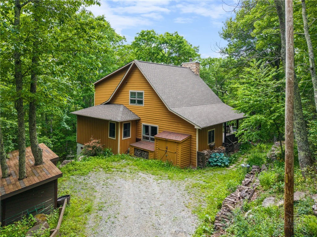 Image number 1 for the current listing