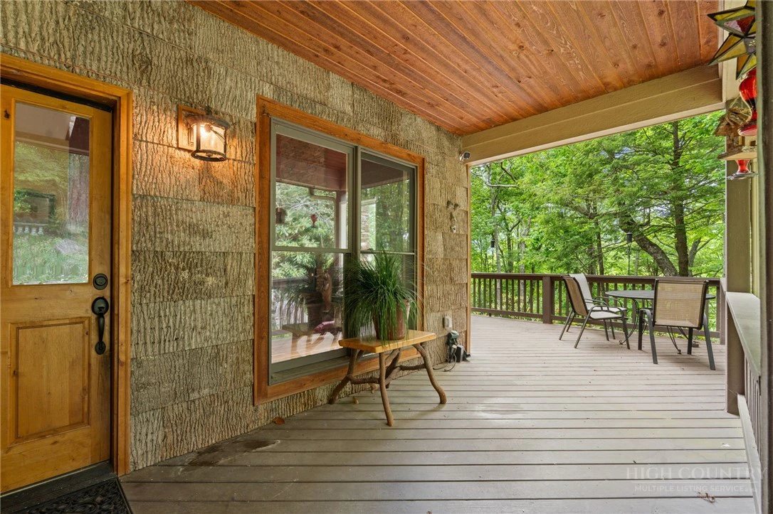 Image number 2 for the current listing