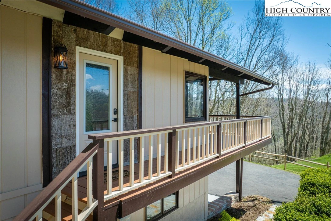 Image number 3 for the current listing