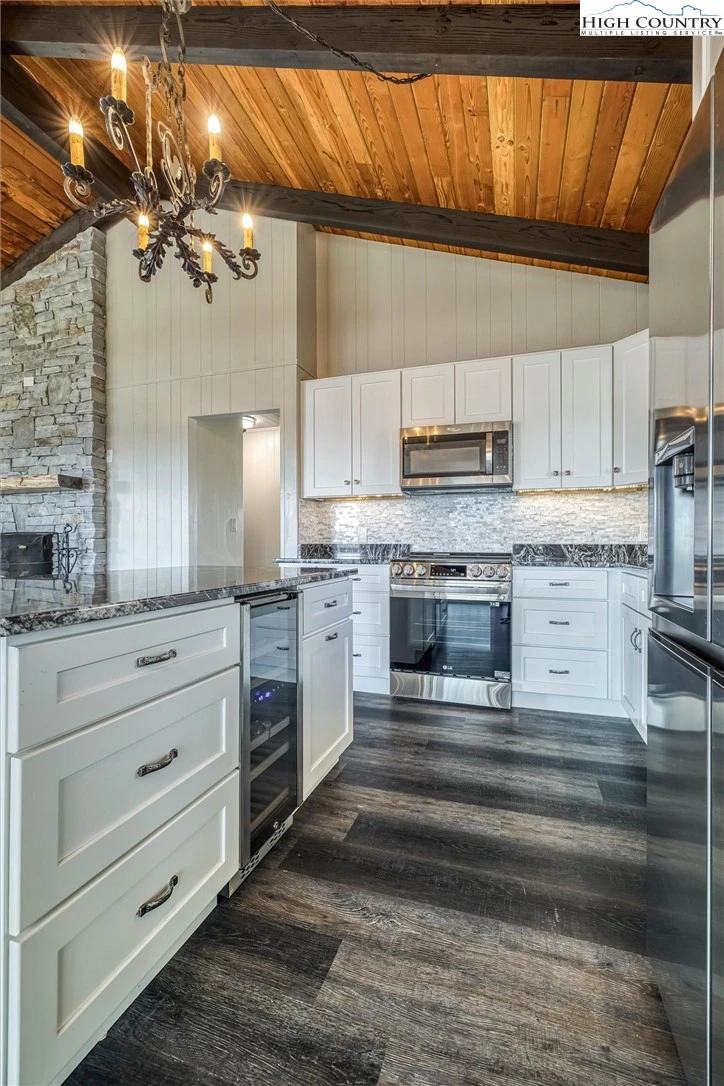 Image number 16 for the current listing