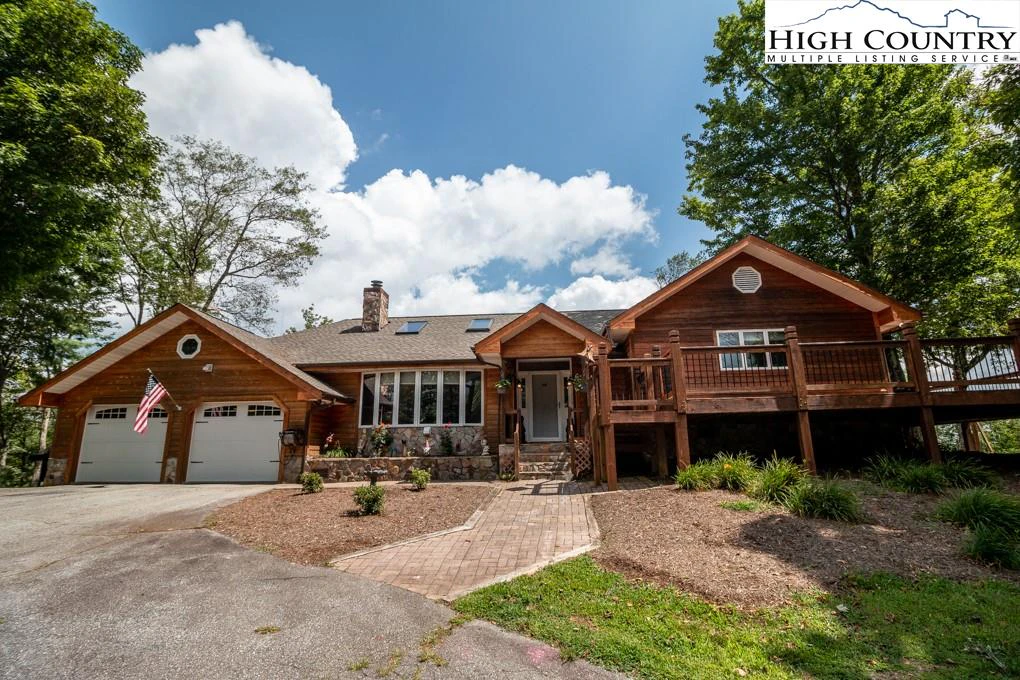 Image number 1 for the current listing