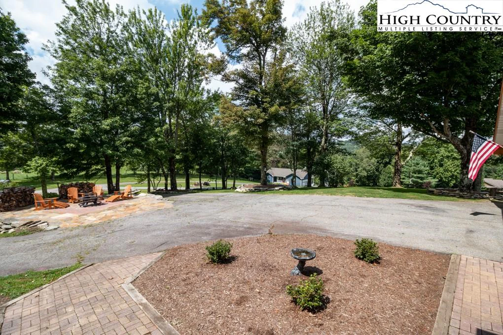 Image number 11 for the current listing