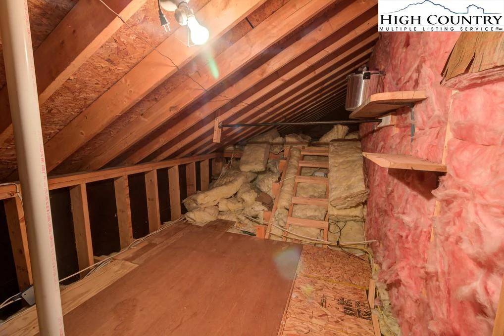Image number 21 for the current listing