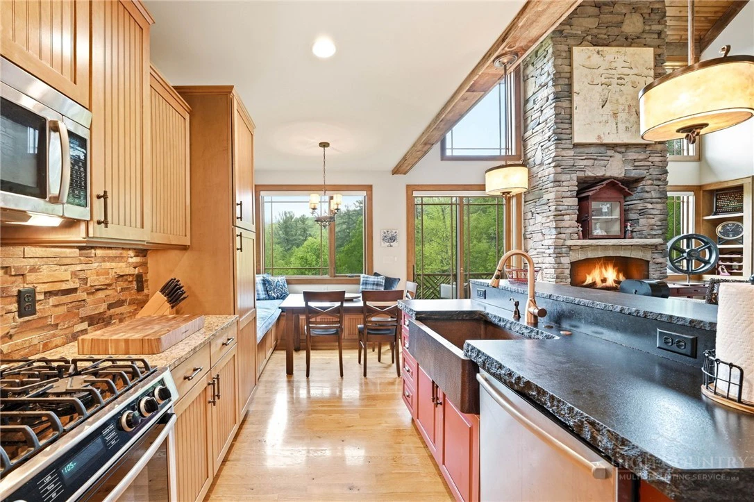 Image number 20 for the current listing