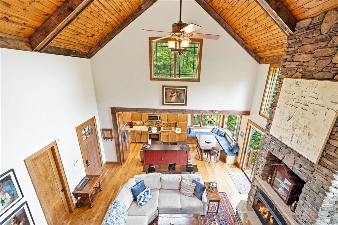 Image number 12 for the current listing