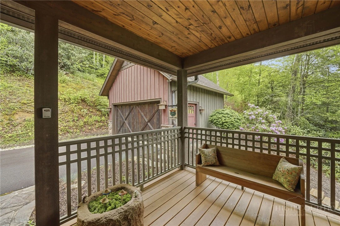 Image number 5 for the current listing