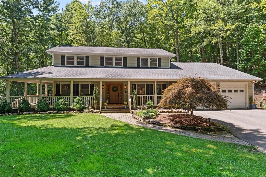 Image number 1 for the current listing