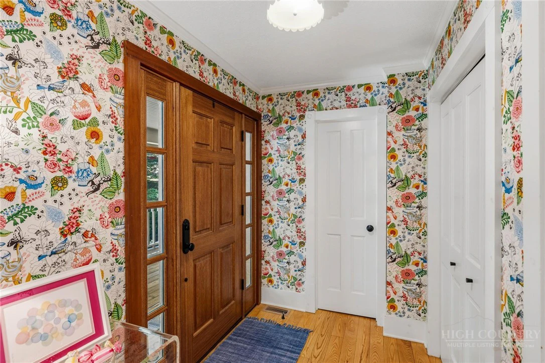Image number 4 for the current listing